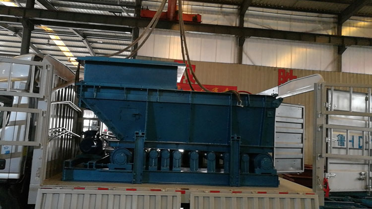 山東礦安機(jī)電甲帶給料機(jī)裝車發(fā)貨