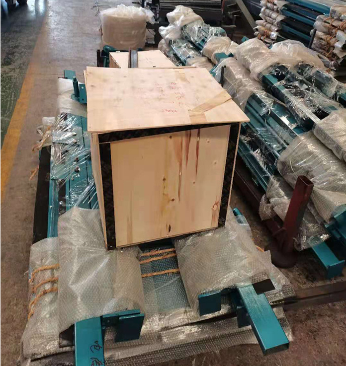 山東礦安一批無(wú)壓風(fēng)門裝車發(fā)貨