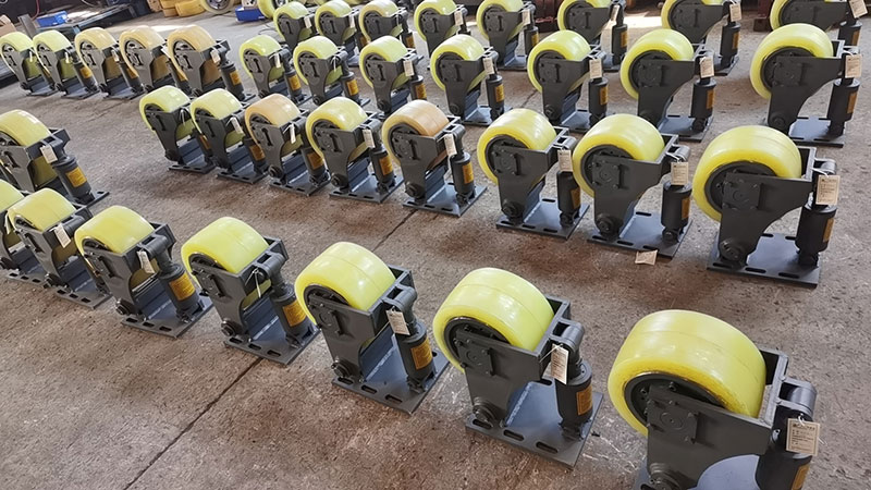 客戶定制的一批滾輪罐耳完成生產(chǎn)質(zhì)檢，準(zhǔn)備發(fā)貨