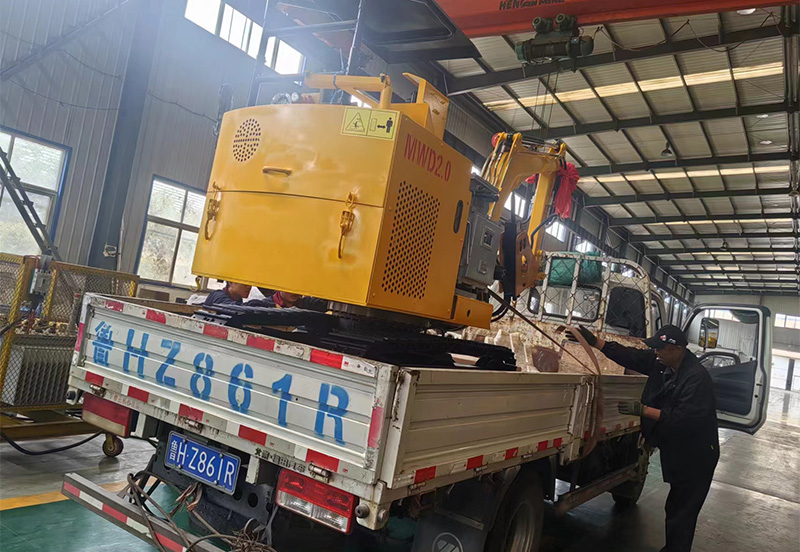 礦安機電生產(chǎn)的煤礦用巷道修復機裝車發(fā)貨