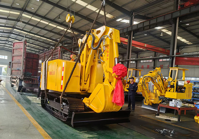 礦安機(jī)電生產(chǎn)的防爆柴油機(jī)挖掘機(jī)裝車發(fā)貨